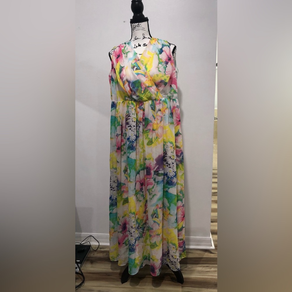 dr Collection Yellow women's long dress with very cute flowers size 18